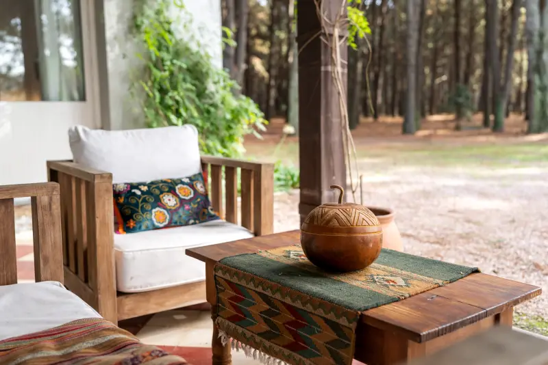 Galería trasera con vista al bosque